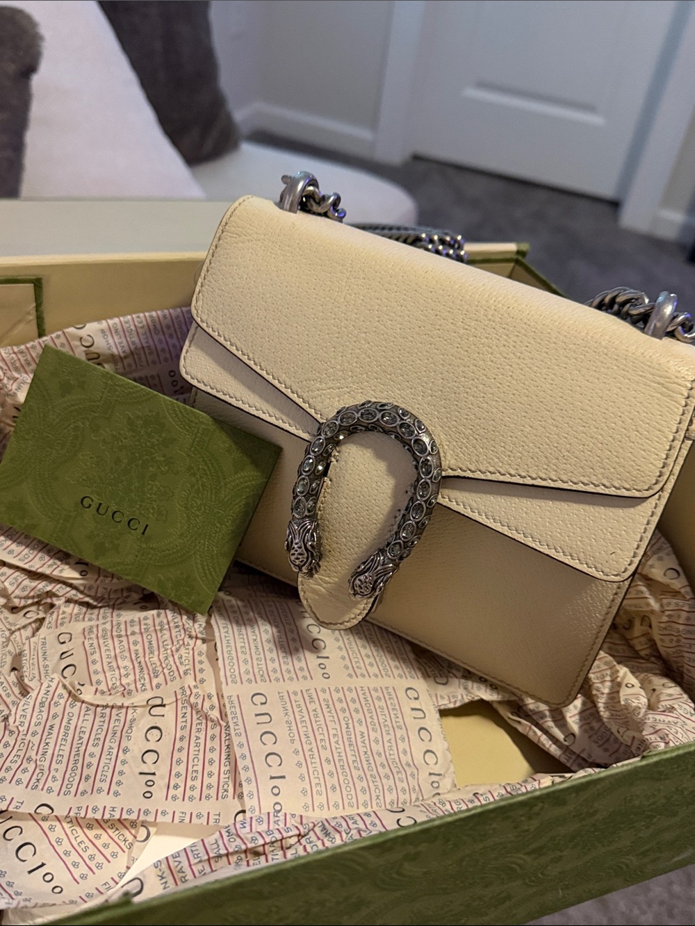 Gucci Cream Leather Shoulder Bag with Silver-Tone Horsebit